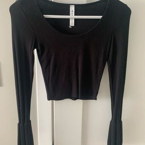 M cropped long sleeve